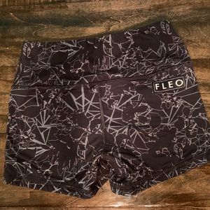 Fleo shorts power high rise
